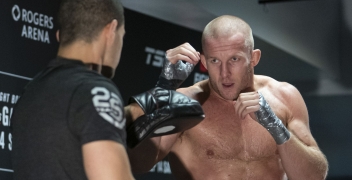 Миша Циркунов — Райан Спэнн: коэффициенты, ставки и прогноз на бой 14 марта