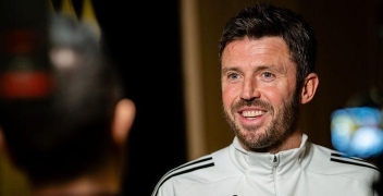 МЮ при Майкле Каррике выиграл первые 4 матча. Шансы пройти остаток АПЛ без поражений – 3%