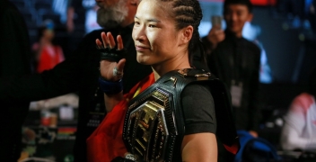 Вэйли Чжан — Роуз Намаюнас: анализ и прогноз на 25 апреля