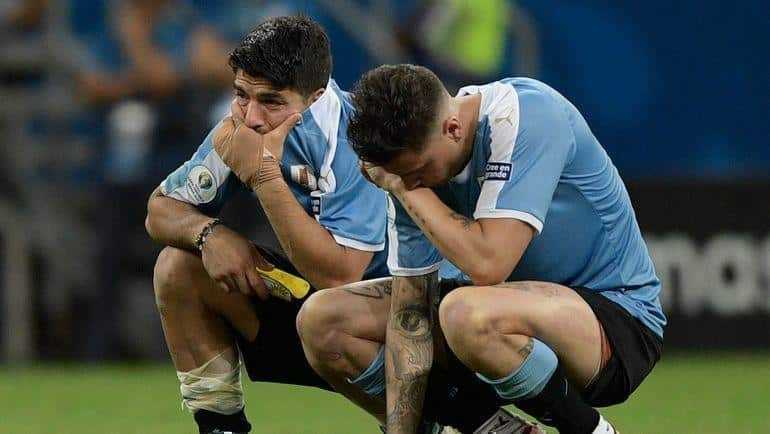 Игроки сборной Уругвая  расстроены после вылета из кубка